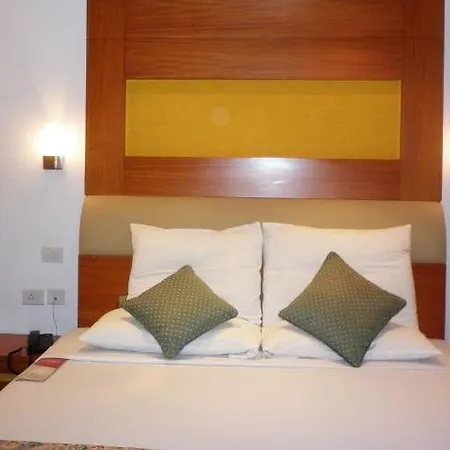 Hotel Riverside Resort And Spa Kumbakonam-3